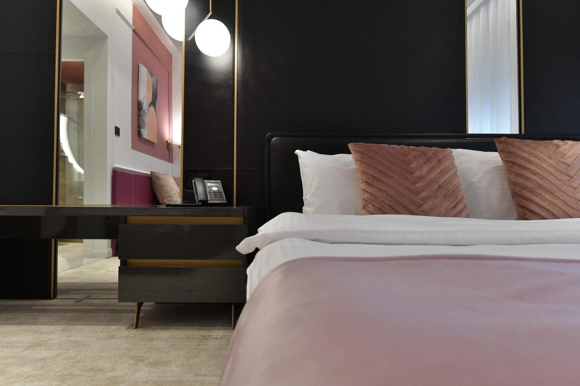 Royal Wellness And Spa Рума Экстерьер фото